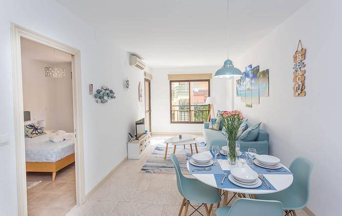Entire apartment, Nuevo apt primera linea playa Wifi/Ac Ronda 4 103 in Los Boliches, Fuengirola