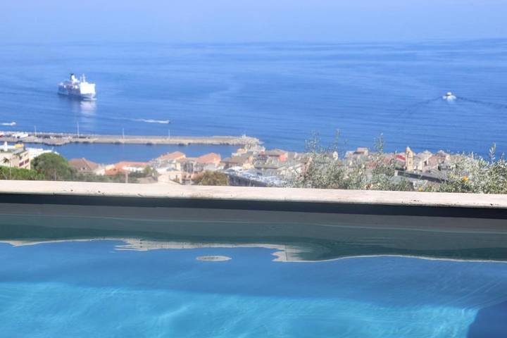 Chambre d’hôte pour 2 personnes, avec piscine ainsi que vue et jardin à Bastia - 2