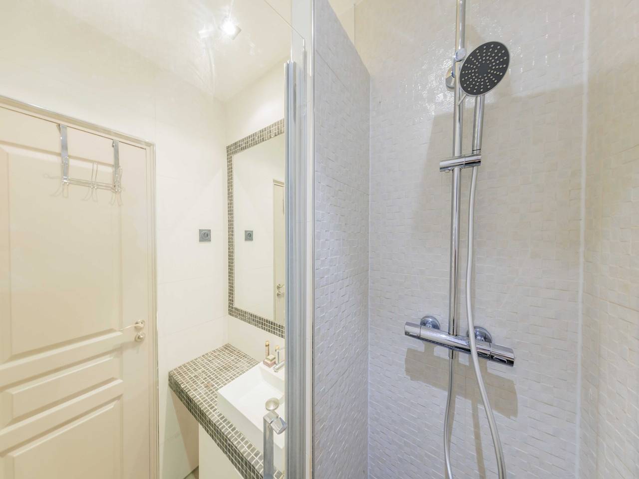 Appartement entier, Magnifique appartement - 2 pièces/4 pièces - Saint-Lazare in Paris, Île de France