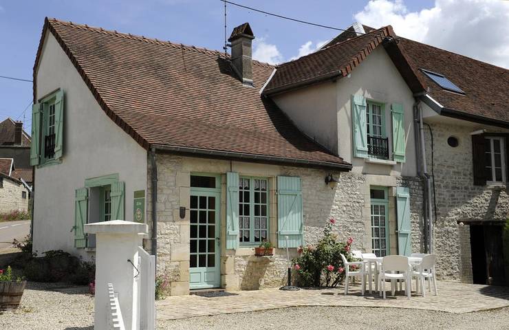 Gîte pour 6 personnes, avec terrasse, animaux acceptés à Bligny