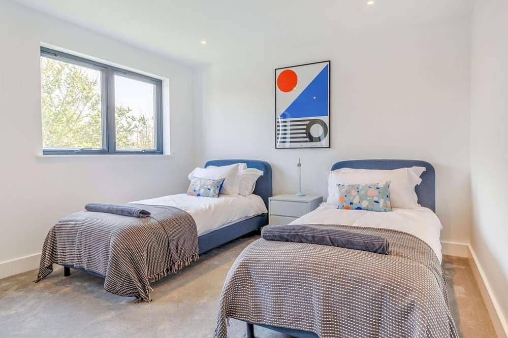 4 Bed in Bude in Widemouth Bay, Cornwall
