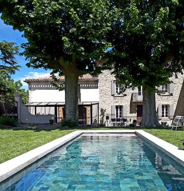 Gîte pour 8 personnes, avec jardin et piscine à Pomas