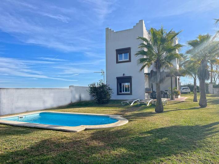Villa mit Pool und zwei Schlafzimmern. In der Nähe von Conil. in Conil de la Frontera, Costa de la Luz