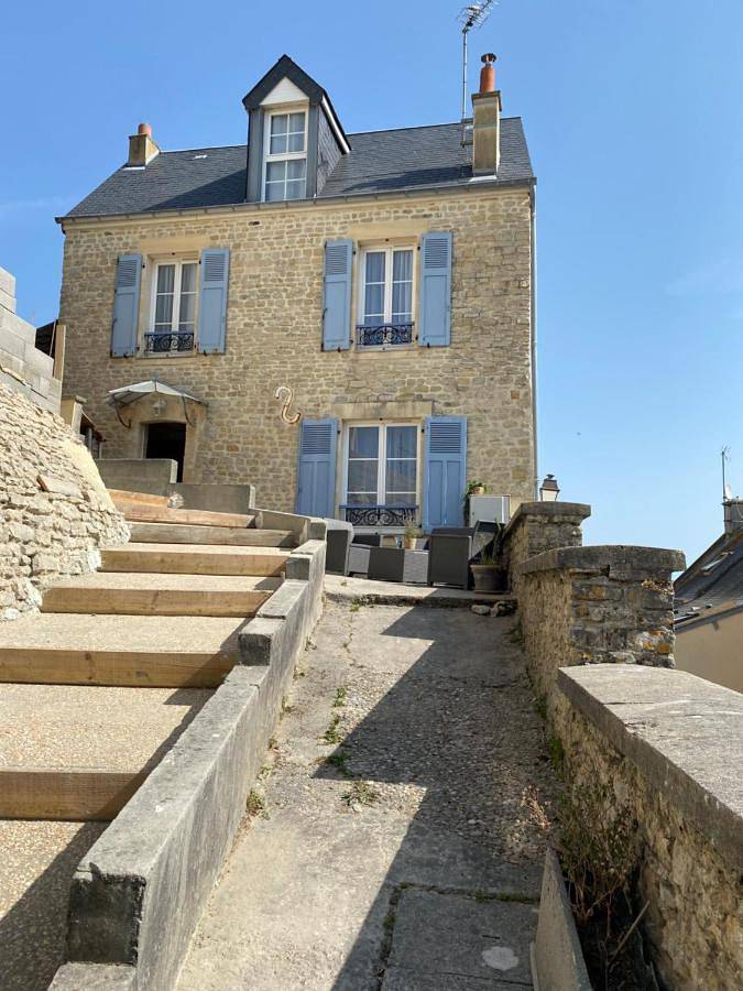 La Maison Bleue in Port-en-Bessin-Huppain, Région de Bayeux