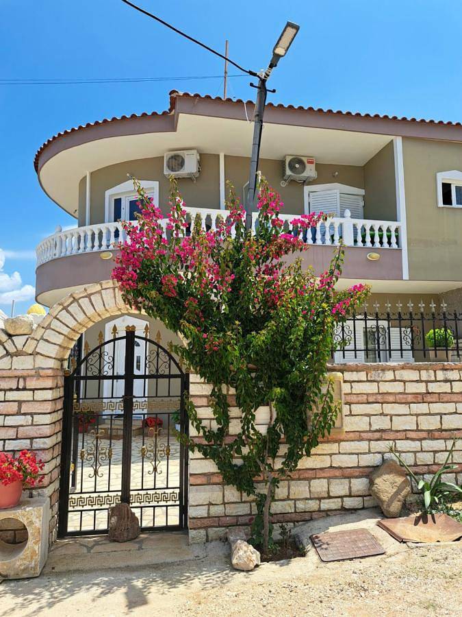 Apartament wakacyjny dla 5 osób, z Balkon i Taras oraz Widok na jezioro i Widok w Ksamil