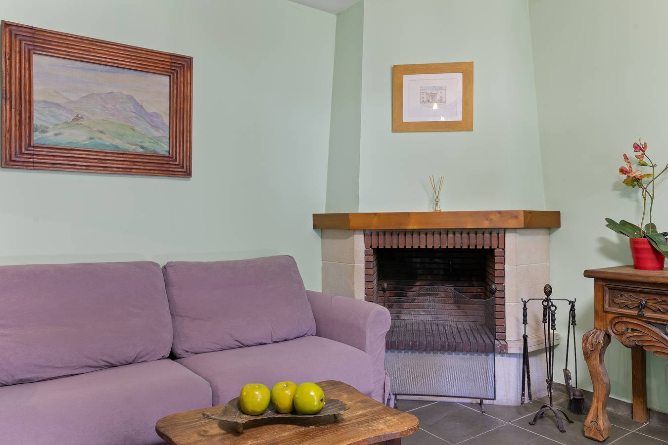Apartamento entero, Apartamento 'Apartamento Narcea 4' con vistas a la montaña, terraza privada y Wi-Fi in Cangas del Narcea, Cordillera Cantábrica