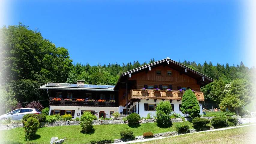 Hütte für 4 Personen, mit Balkon und Garten in Untersberg