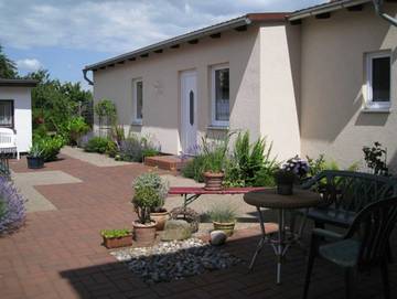 Ferienhaus für 3 Personen, mit Terrasse und Garten in Waren (Müritz)