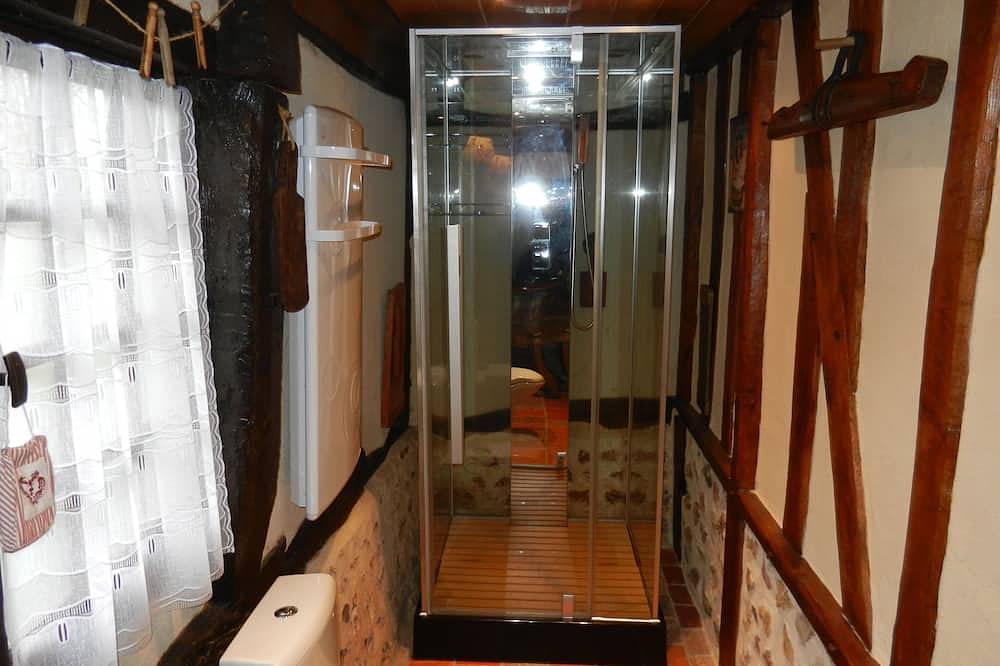 Gîte des 3 Vaches : cheminée, piscine et jacuzzi in Calleville, Région de Bernay