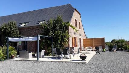 Gîte pour 6 personnes, avec jardin et vue, adapté aux familles à Mondrepuis