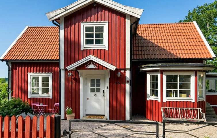 Hus för 5 Personer med trädgård in Svenska Östersjön