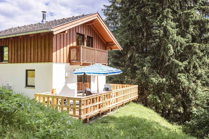 Ferienhaus für 8 Personen, mit Balkon und Terrasse sowie Garten und Sauna in Annaberg-Lungötz