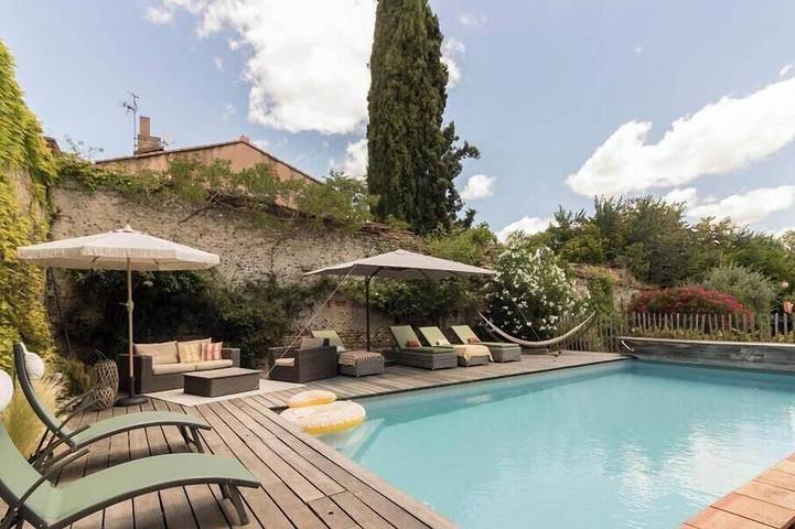 Location de vacances pour 4 personnes, avec Terrasse ainsi que Jardin et Piscine à Saint-Élix-le-Château