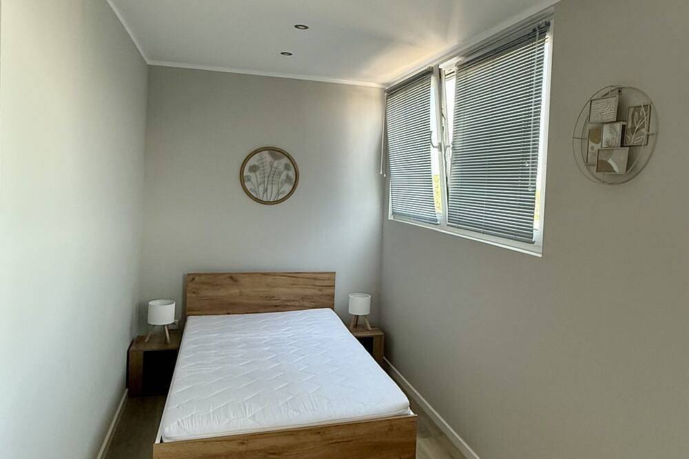 Ganze Wohnung, Studio-Apartment No. 8 in Phantasialand, Brühl