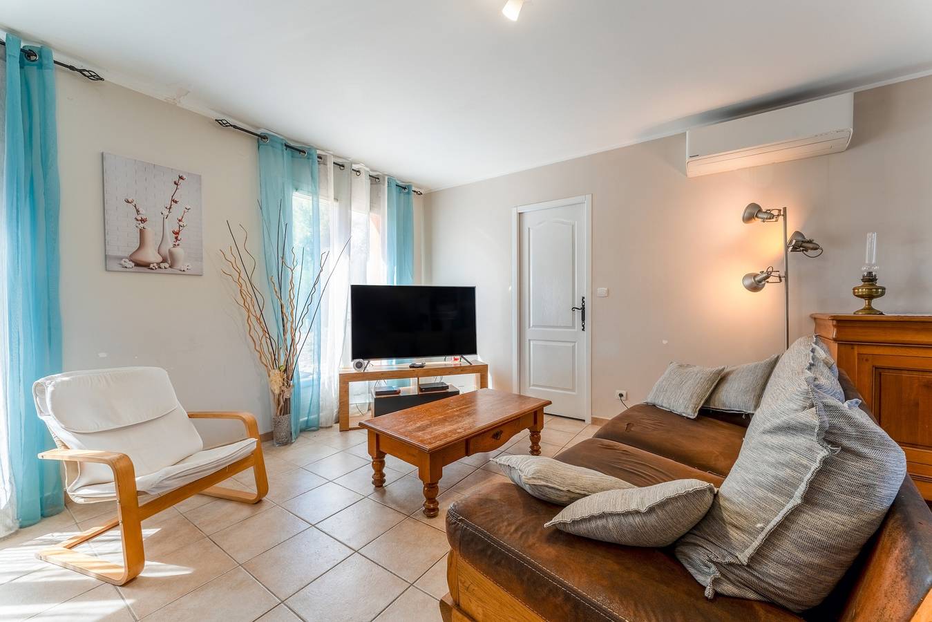 Holiday Home 'Villa' with Private Pool, Wi-Fi and Air Conditioning in Méjannes-le-Clap, Alès region