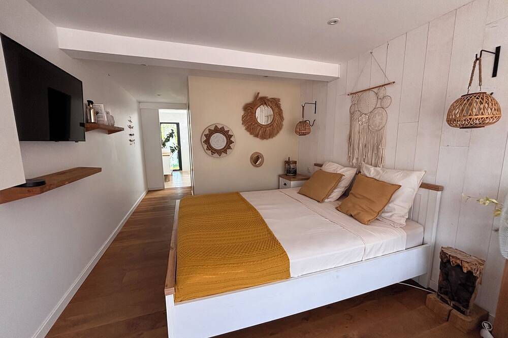 Villa Mimizan plage face a la forêt, proche  plage, piscine chauffée,brasero,bar in Mimizan, Côte d’Argent