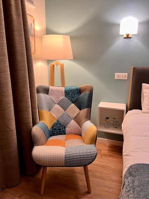 Appartement entier, Studio pour séjours d’affaires à La Défense in Courbevoie, Hauts-de-Seine