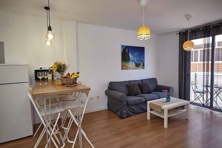 Gîte pour 9 personnes, avec balcon, animaux acceptés dans Las Galletas - 3