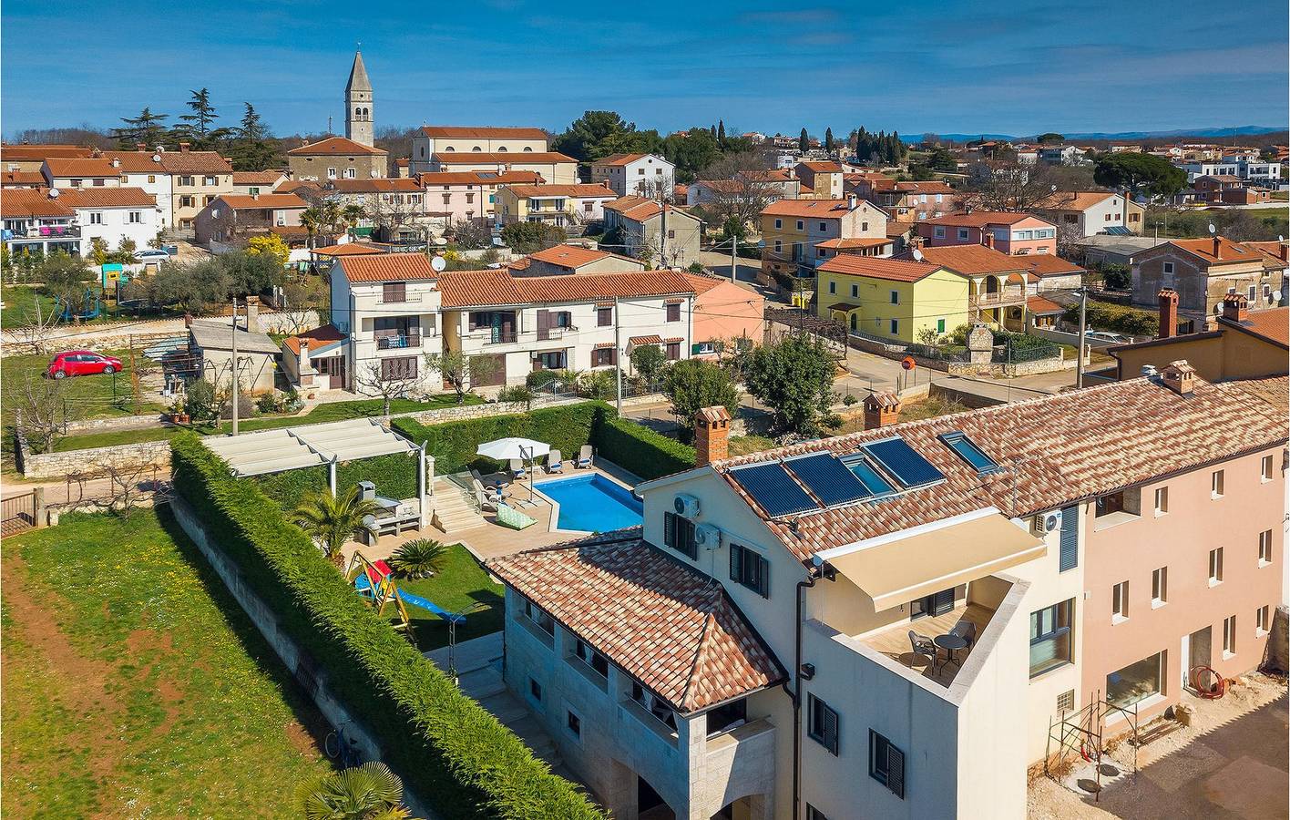 Gemütliche 2-Zimmer-Wohnung mit Pool, WLAN und Parkplatz in der Nähe von Labinci und dem Restaurant Žardin in Kastelir, Općina Kaštelir - Labinci