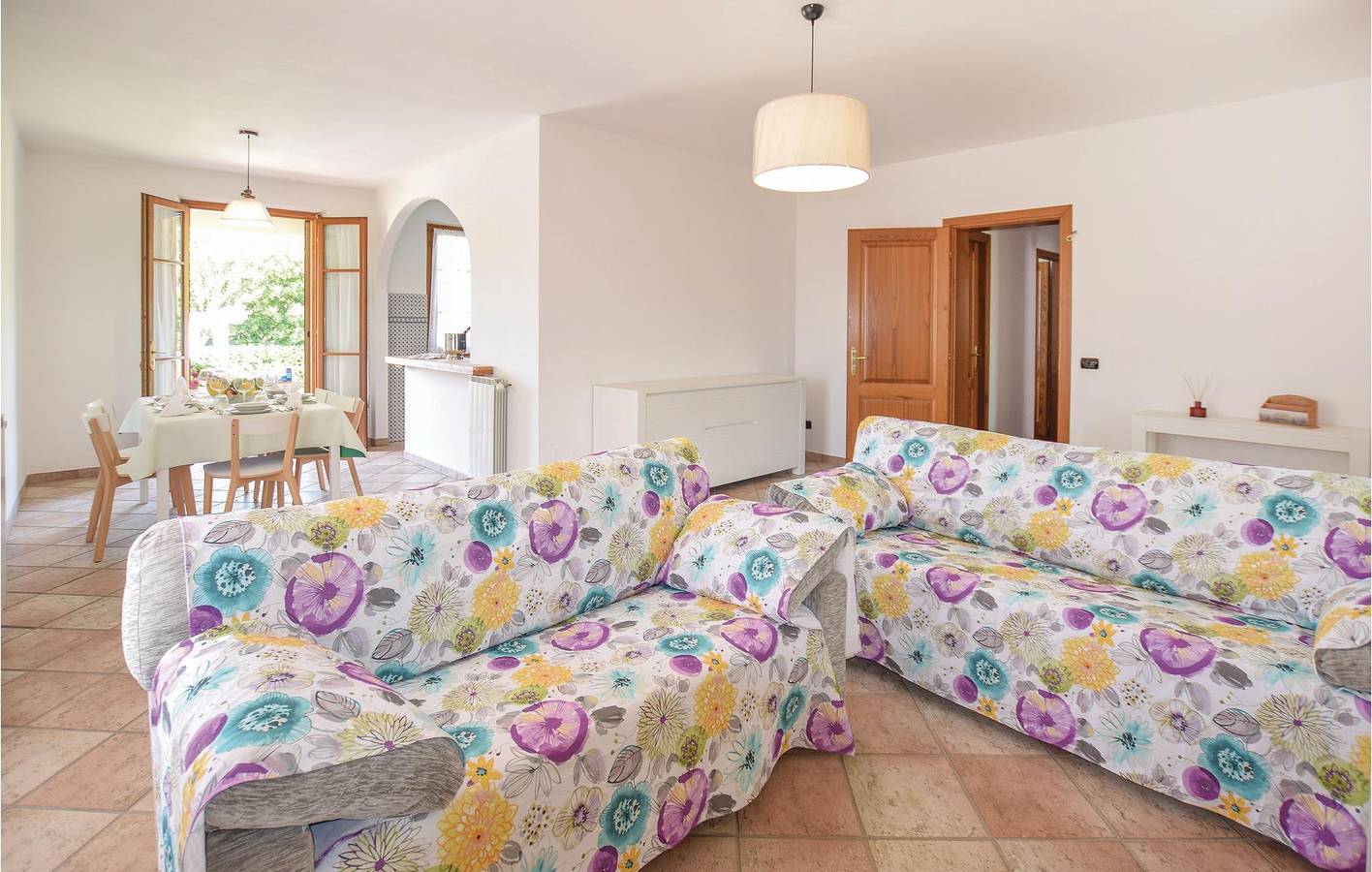 Geräumiges Apartment mit Pool, WiFi & Parkplatz - Camaiore in Camaiore, Italienische Riviera