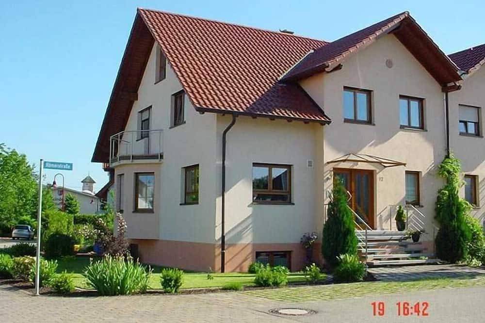 Geheel appartement, Irene Kindsvater - gedeelde kamer met toilet en douche in Europa-Park, Rust