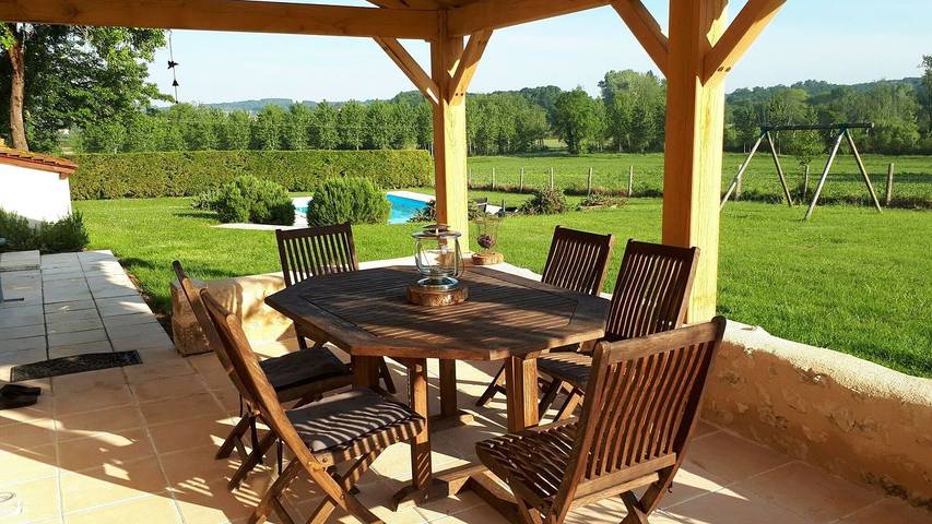 Location de vacances pour 7 personnes, avec jardin et piscine à Verteillac - 3