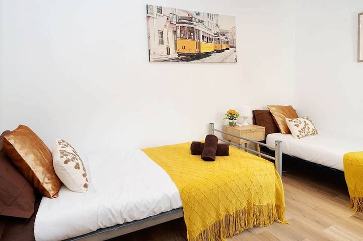 Entire apartment, New 2 bedroom apartment. 20' Barcelona center / 10' walk to the beach / 15' Forum Bcn in Sant Adrià de Besòs, Barcelonès
