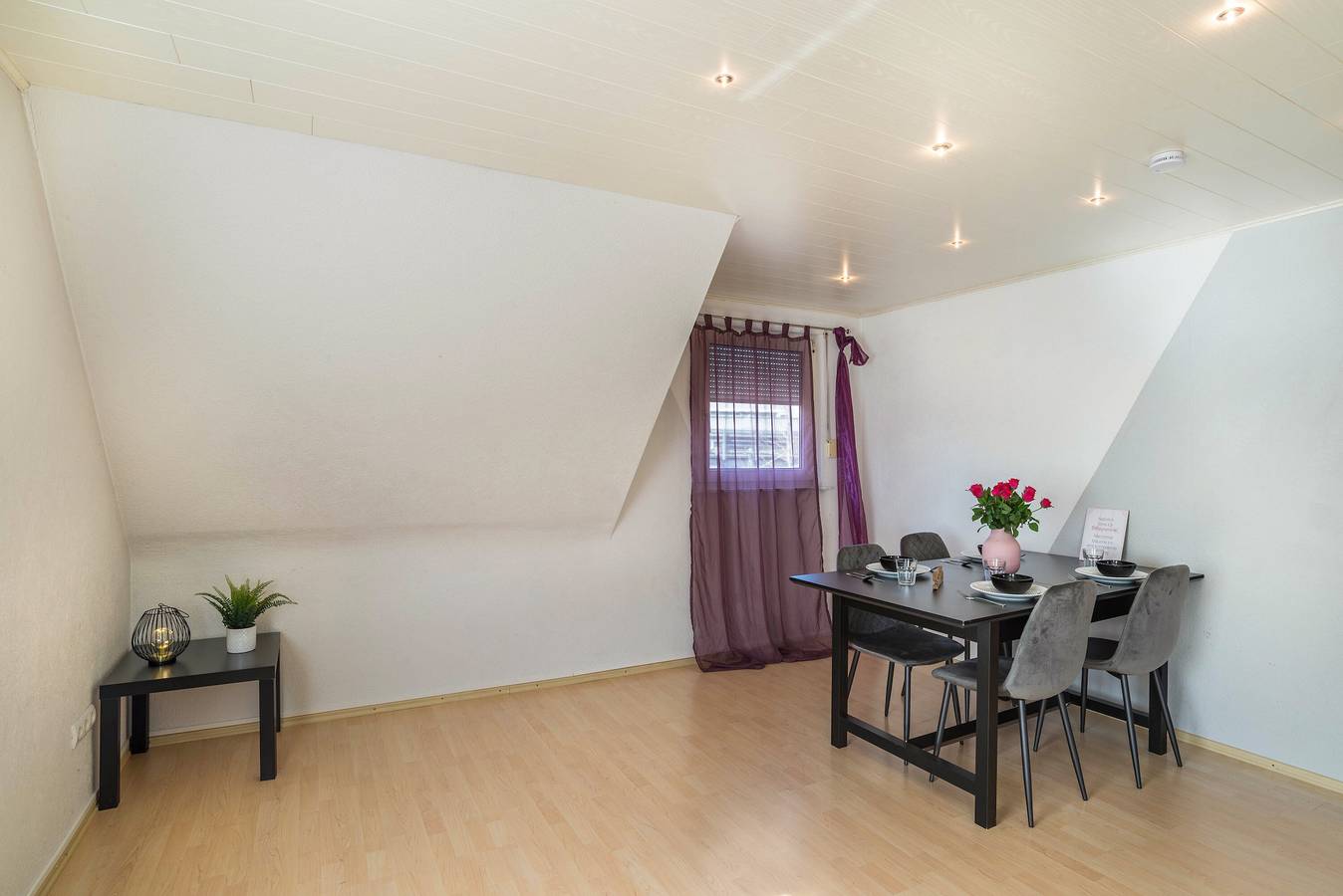 Ganze Wohnung, Ferienwohnung 'Am Hirnach' mit Gemeinschaftsterrasse, Gemeinschaftsgarten und Wlan in Sindelfingen, Landkreis Böblingen