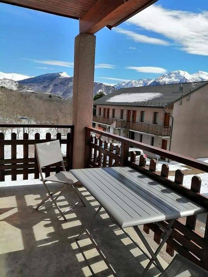 Gîte pour 4 personnes, avec piscine ainsi que vue et balcon, animaux acceptés à Ignaux - 2