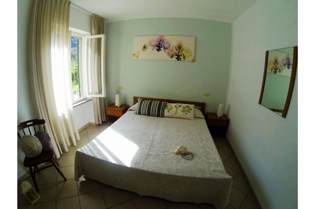 Double Room with Garden View in Spiaggia di Sant' Andrea, Marciana