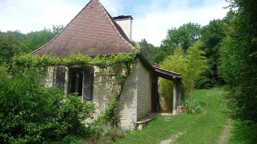 Maison de vacances pour 2 personnes, avec terrasse ainsi que jardin et piscine, animaux acceptés