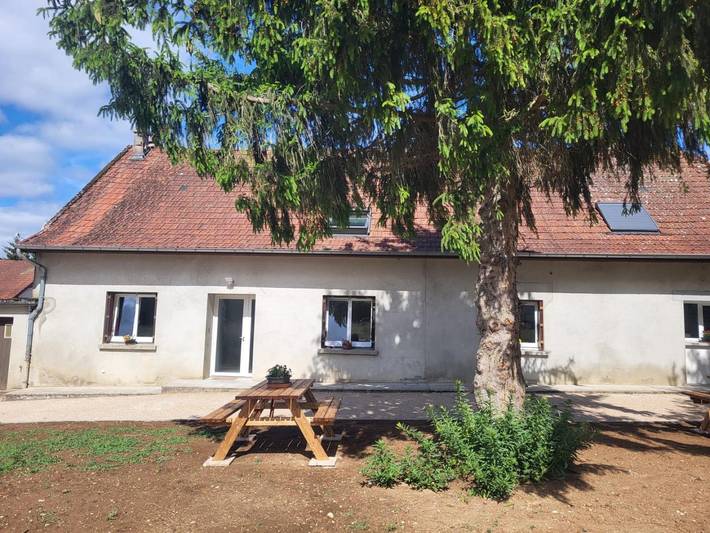 Gîte pour 6 personnes, avec Terrasse ainsi que Jardin et Vue dans Les Essards-Taignevaux