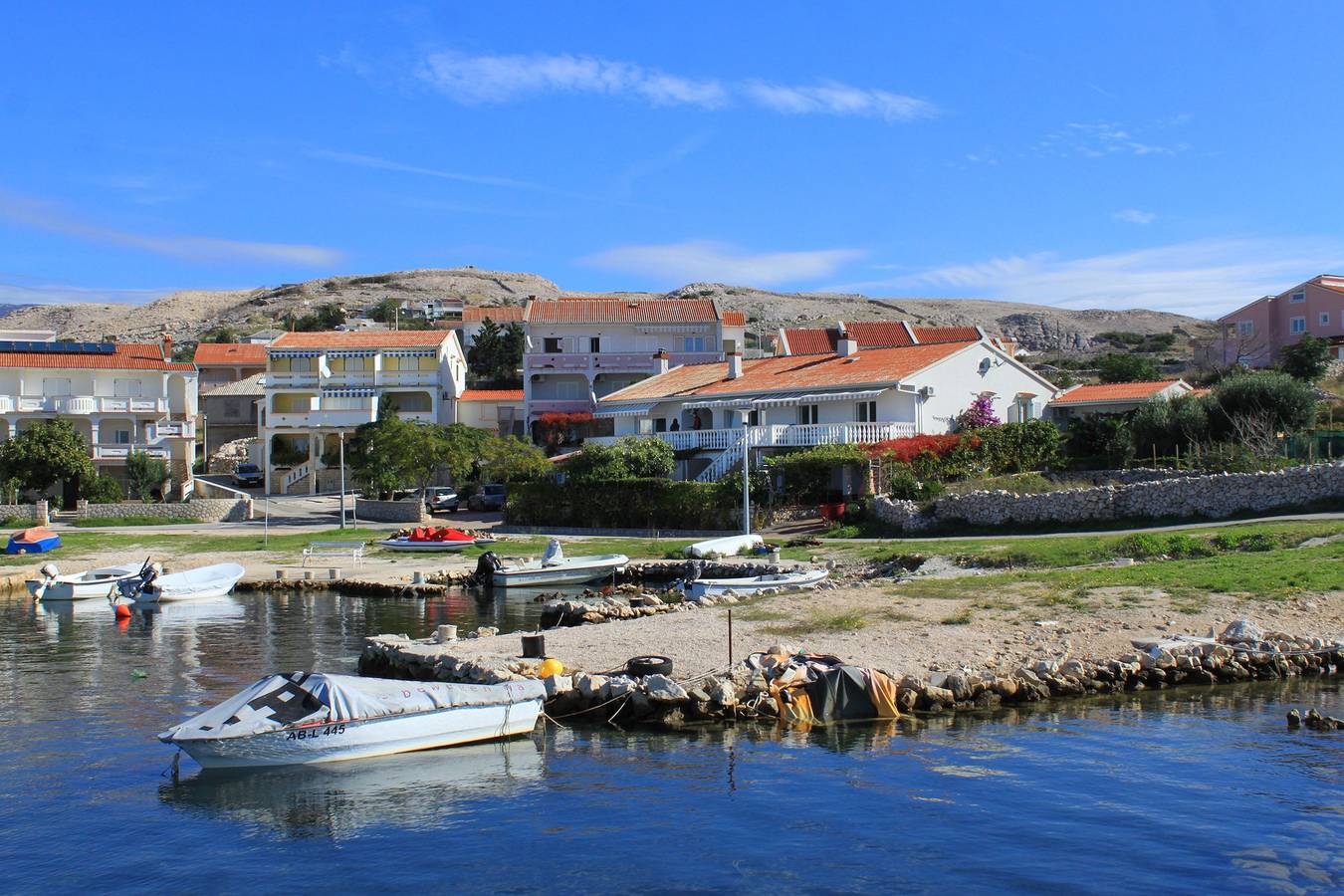 Ganze Wohnung, 2-Zimmer-Ferienwohnung am Strand Kustici, Pag A-9360-b in Kustići, Pag