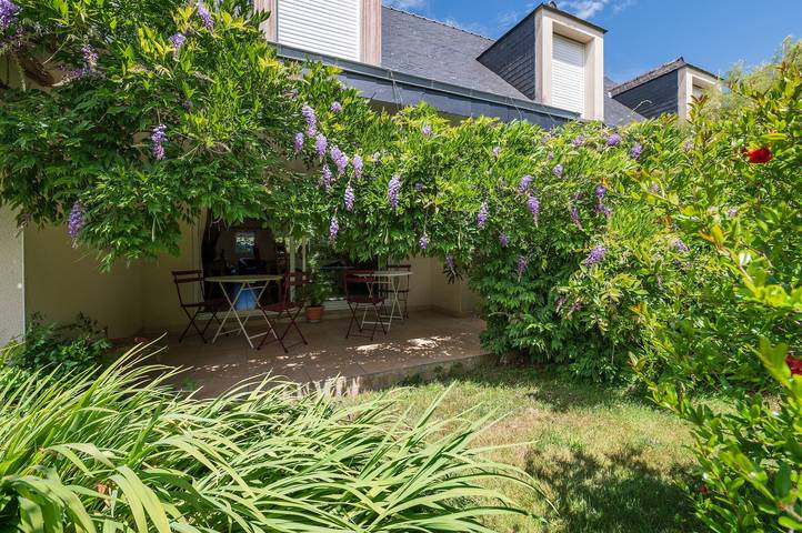 Guest Room “Bleùenn er Wern” with Shared Terrace & Garden, Wi-Fi in Locoal-Mendon, Côte des Mégalithes