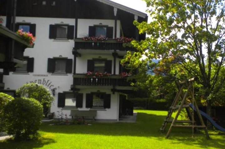 Entire apartment, Apartment in Inzell, 50 square meters, great location, with a large balcony and garden in Inzell, Bavarian Alps