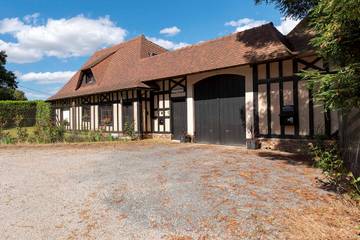 Gîte pour 6 personnes, avec piscine et jardin ainsi que vue sur le lac et terrasse, animaux acceptés dans Mayenne