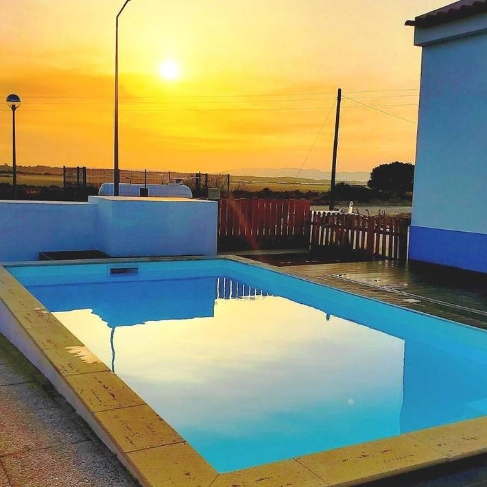 Apartamento para 4 personas, con vistas además de piscina y terraza en Comporta