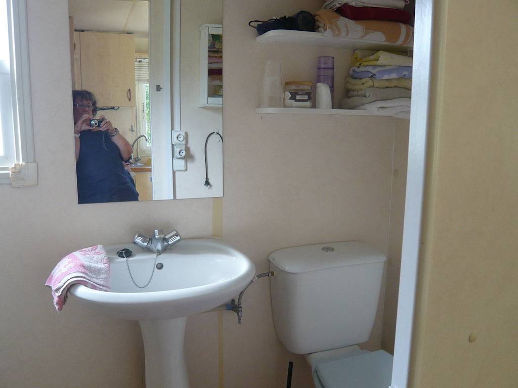 Location mobil home avec accès piscine et pêche en étang in Vouzeron, Région de Vierzon