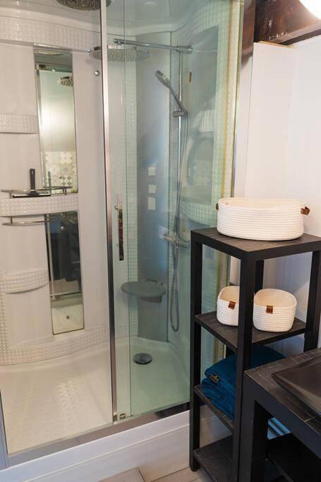 Appartement entier, Two-Bedroom Apartment in Saclay, Essonne