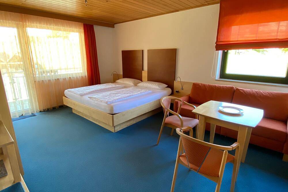Familienzimmer mit Balkon - Gästehaus Brütting in Obertrubach, Frankenalb