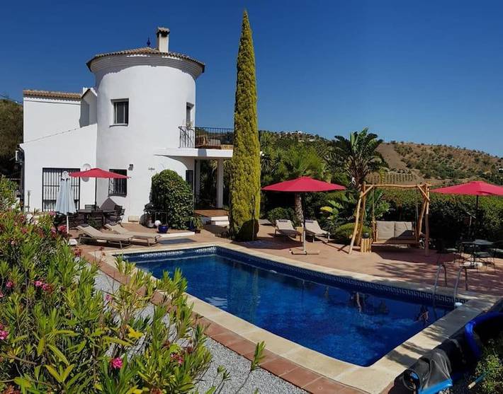 Ferienhaus für 6 Personen, mit Balkon und Terrasse sowie Garten und Pool