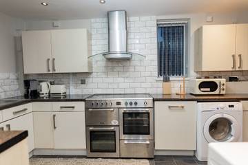 Holiday Rental for 7 People in Manchester, Greater Manchester, Photo 2