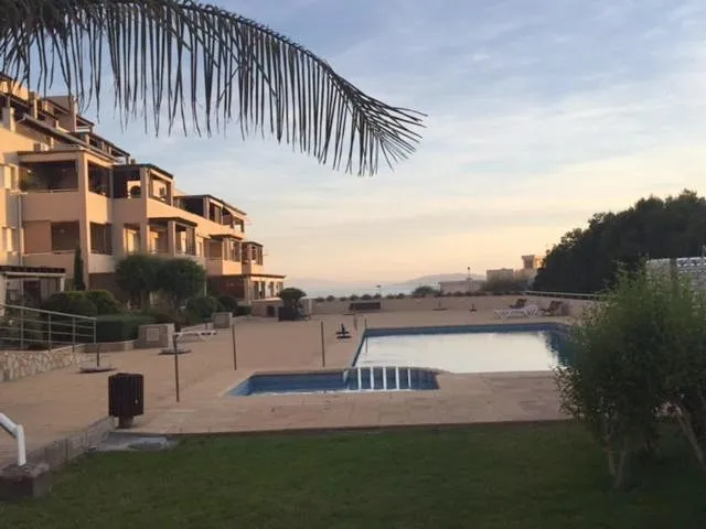 Apartamento de vacaciones para 4 personas, con vistas además de piscina y jardín - 1