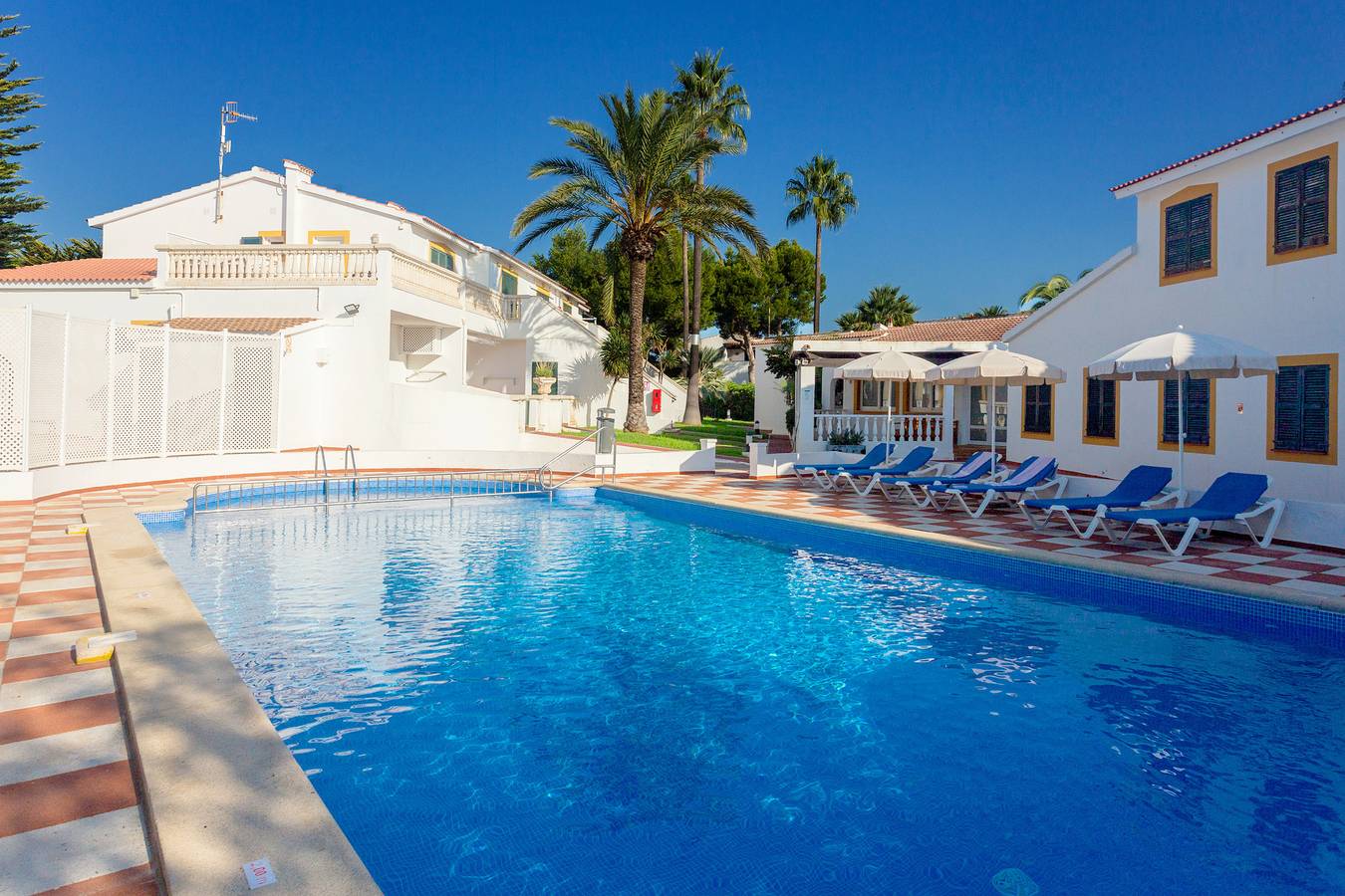 Ganze Wohnung, Ferienwohnung 'Apartamento Annuin' mit Gemeinschaftspool, Wlan und Klimaanlage in Cala en Bosc, Ciutadella