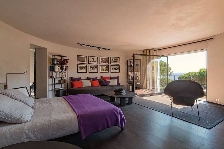 Location de vacances pour 14 personnes, avec jardin et jacuzzi dans Plage du Débarquement (La Croix-Valmer) - 2