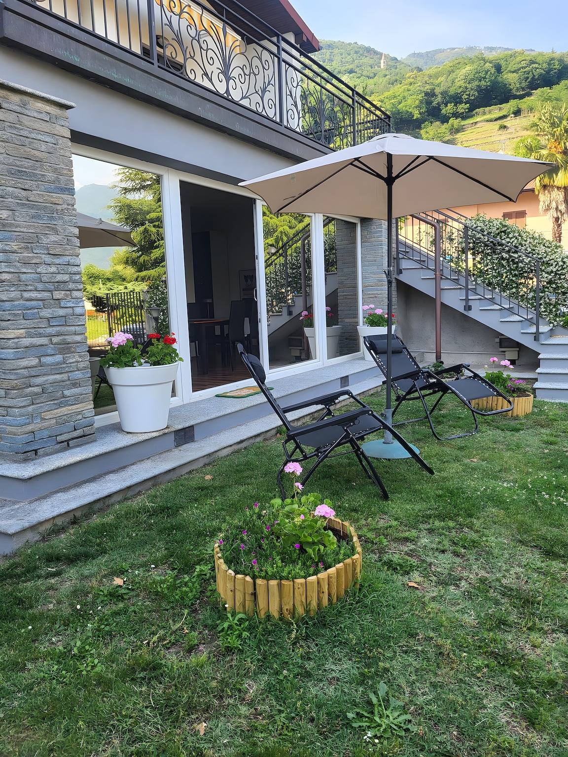 Aphrodite's Garden – Central Yet Peaceful Apartment Close to Lake and Beaches in Gera Lario, Comune di Gera Lario