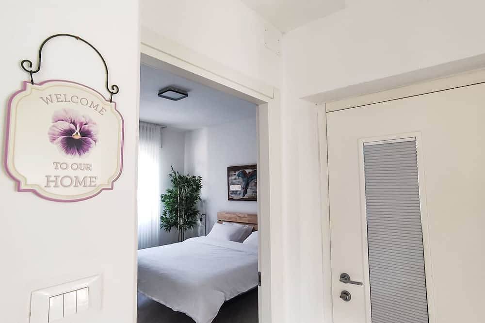 Appartamento intero, Accogliente appartamento per 4 ospiti con Wifi, Tv, patio, animali ammessi e parcheggio in Trento, Trentino