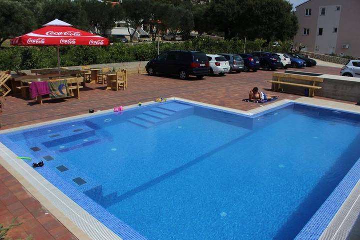 Gîte pour 2 personnes, avec terrasse et piscine à Novalja - 4