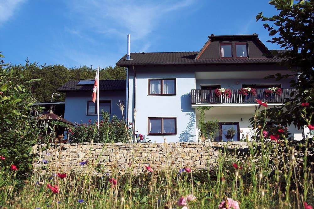 Ganze Wohnung, Gemütliche 70qm Ferienwohnung, viele Outdooraktivitäten geboten in Gemünden am Main, Maindreieck