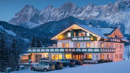 Ferienwohnung für 2 Personen, mit Balkon und Sauna sowie Garten, kinderfreundlich in Ramsau am Dachstein